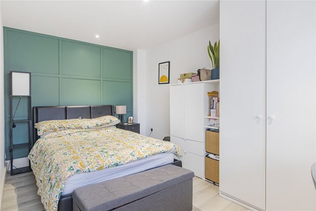 22, Mabel Crout Court, London photo 4
