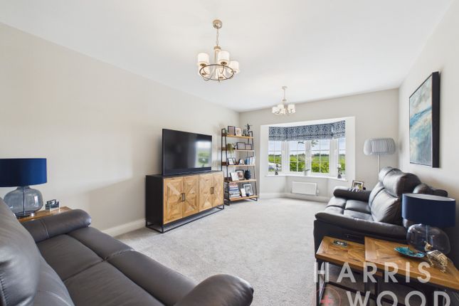 13, Cinderpath Way, Colchester photo 3