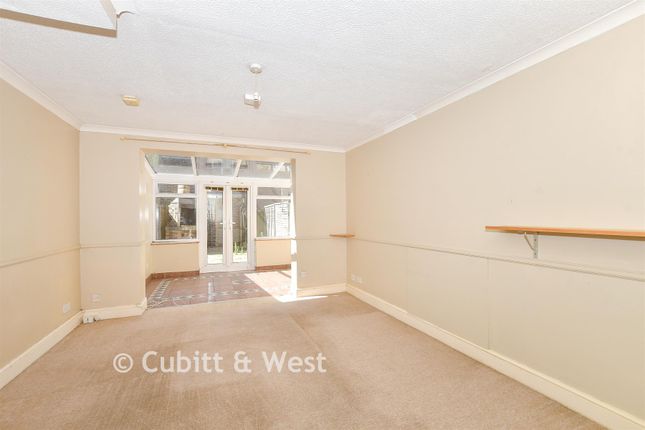 40, Castle Rise, Uckfield photo 4