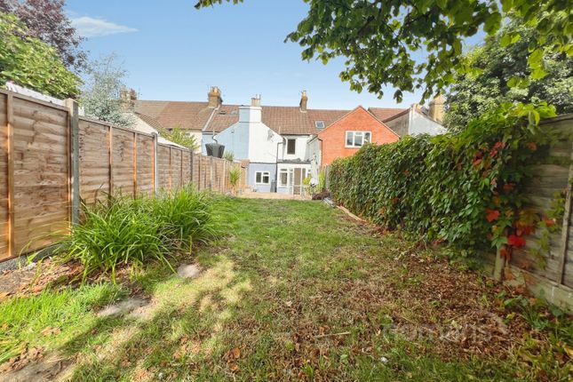 62, Ash Road, Hampshire photo 2