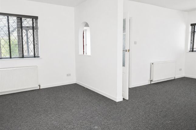 60a, Colston Avenue, Carshalton photo 4