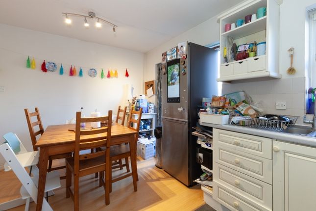 End terrace house for sale in Hodges Court, Oxford