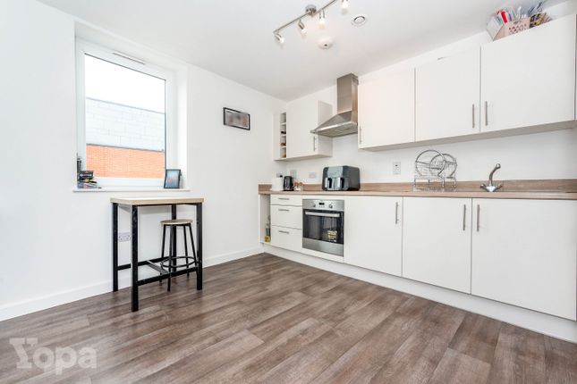 14, Vauxhall Place, Dartford photo 3