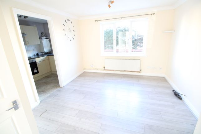 9, Stable Close, Colchester photo 2