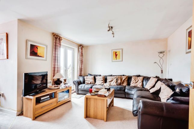 Flat 9, Southwich House,, Brock End, Wiltshire photo 2