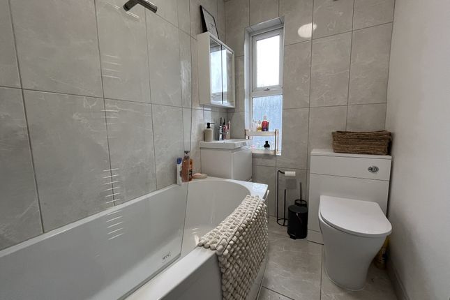 Bathroom (2)