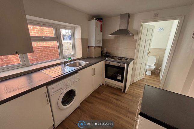 Ascot Road, London photo 3