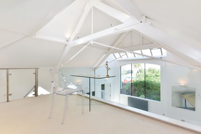 Studio 1 151A, King Henrys Road, London photo 5