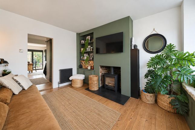 11, Summerleys, Edlesborough photo 3