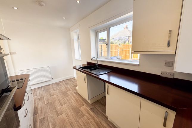 33, Lombardy Grove, Stoke-on-Trent photo 5