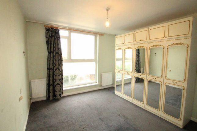 Flat for sale in Peters Lodge, Stonegrove, Edgware