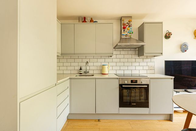 Flat 5, 46 Crystal Palace Park Road, London photo 2