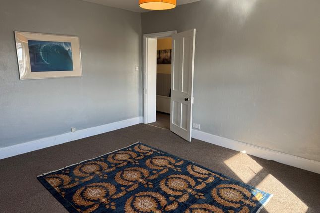 Flat 3, 3 Trinity Road, Ventnor photo 5