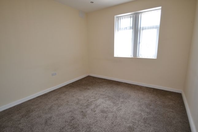 Flat 2, 1A, Little Lane, Pontefract photo 2