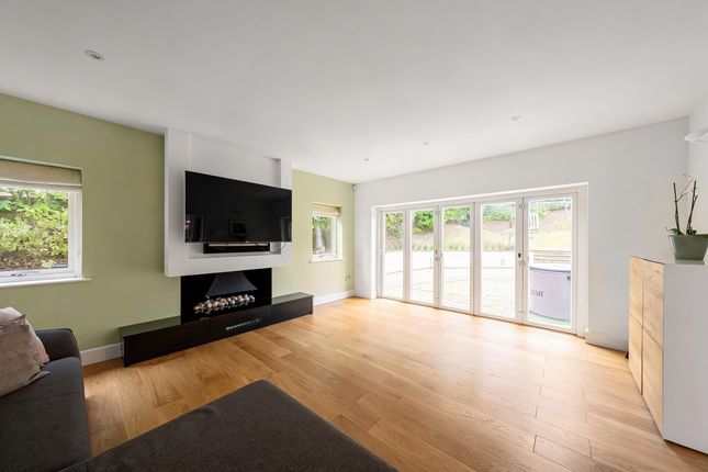 4, Pineneedle Lane, Sevenoaks photo 2