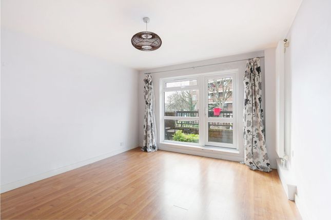 5, Thornbury Close, London photo 2