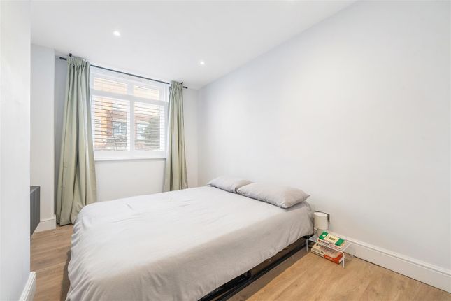 Rosendale Road, London photo 4