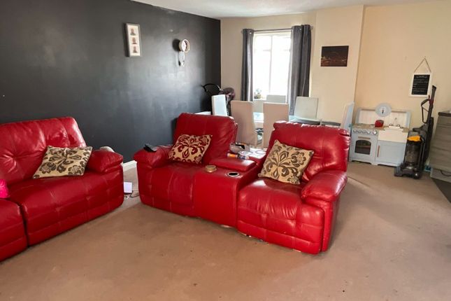 Flat for sale in Redwood Avenue, South Shields, Tyne And Wear
