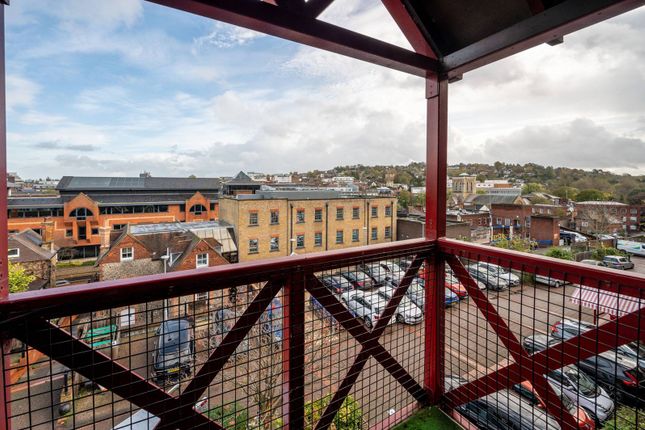 Thumbnail Flat for sale in Mount Place, Guildford
