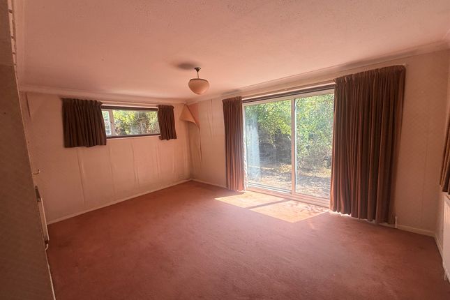 80, Lancaster Drive, East Grinstead photo 3