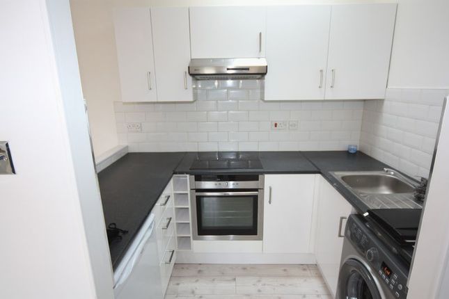 Flat to rent in Allington Close, Greenford