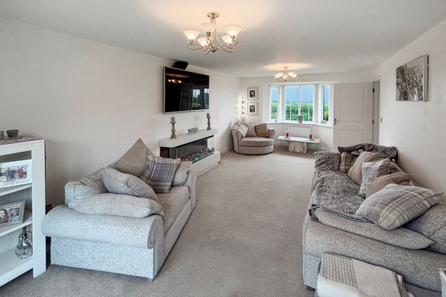 88, Bryn Uchaf, Llanelli photo 4