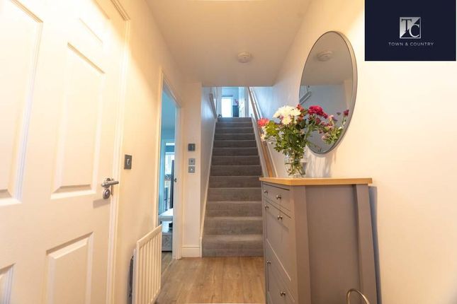 10, Lion Mews, Kirkintilloch photo 2