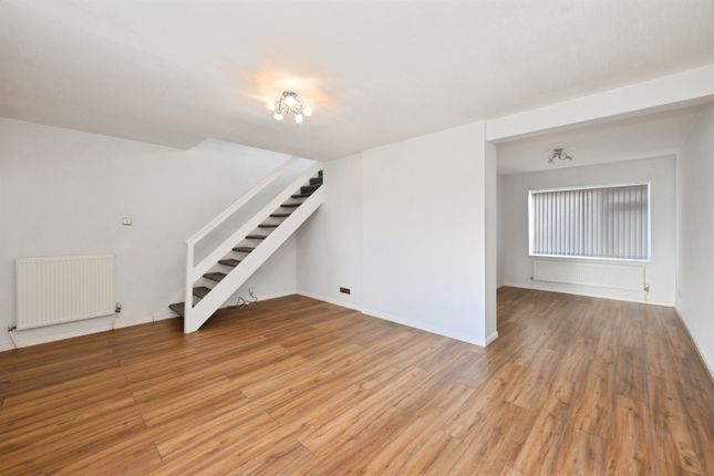 17, Granville Gardens, Hoddesdon photo 4