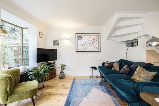 21, Langley Lane, London photo 3