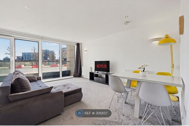 Flat, Adriatic Apartments Western Gateway, London photo 2