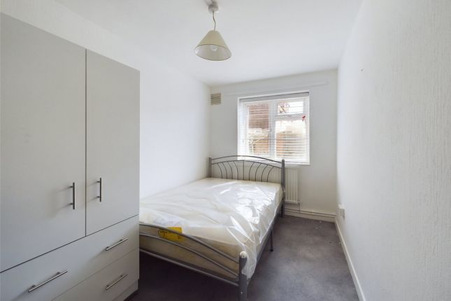 Room 1, 5, Paul Close, Stratford, London photo 2