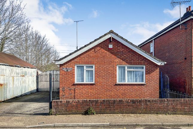 Thumbnail Detached bungalow for sale in Station Road South, Totton, Southampton
