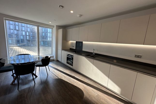 Flat 025 Dunn House, North End Road, London photo 4