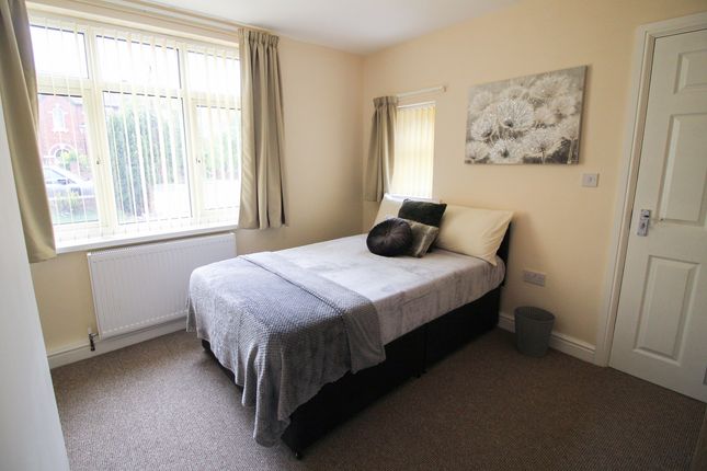 Room to rent in Samuel Street, Balby, Doncaster