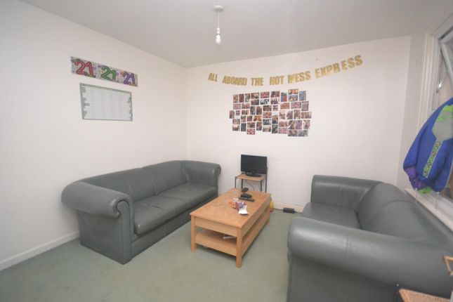 Thumbnail Terraced house for sale in De Beauvoir Road, Reading