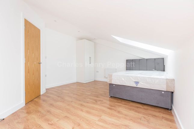 Penthouse to rent in Sydney Road, Enfield Town