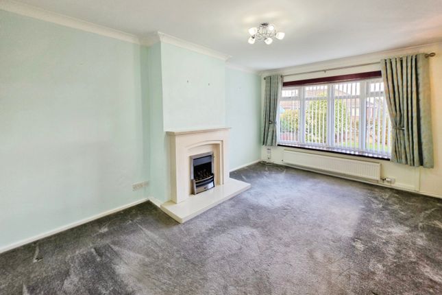 18, Henley Avenue, Knypersley photo 3
