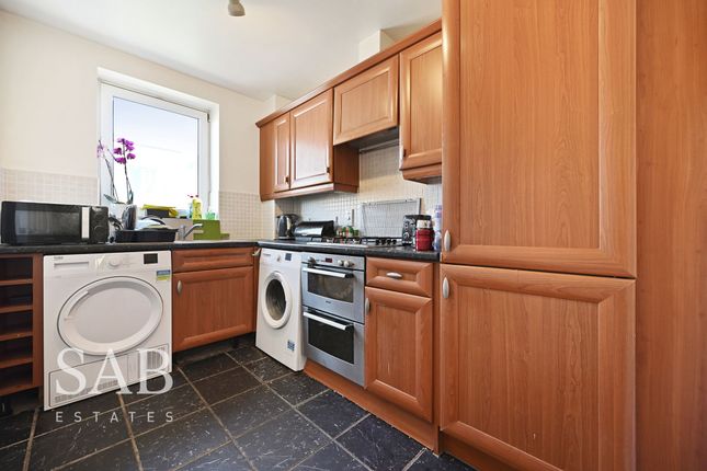 Apt 245, Welford House Waxlow Way, Northolt photo 3