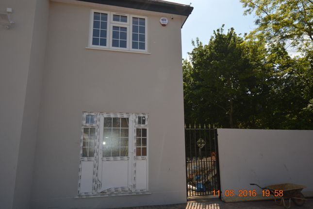 2 Bedroom Houses To Let In Hounslow Primelocation