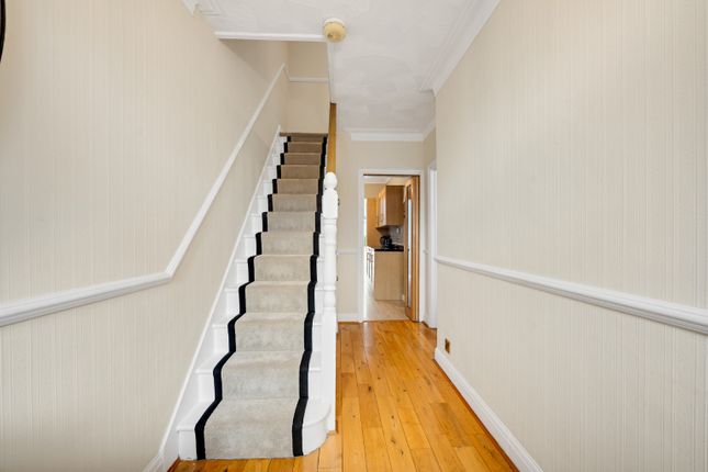 4 Morland Avenue, Dartford, Kent photo 4