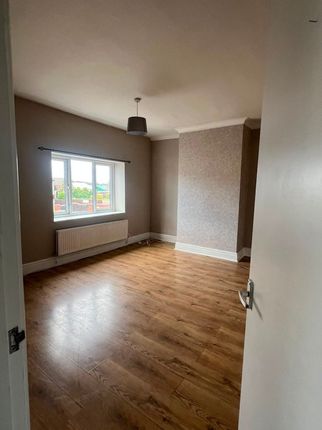 79, Newton Road, Lowton photo 4