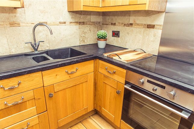 27, Gardner Road, Surrey photo 2