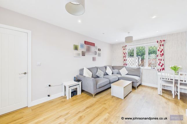 58, Pyrcroft Road, Chertsey photo 3