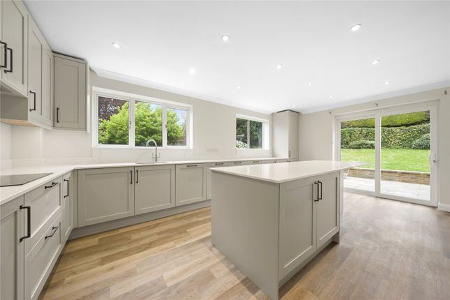 16, Cedar Drive, Surrey photo 2