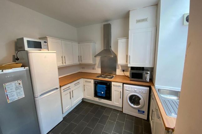 Thumbnail Terraced house to rent in Albion Way, London