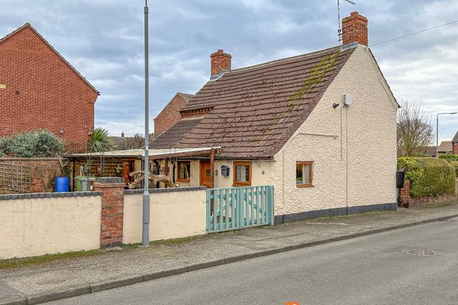 Thumbnail Cottage for sale in Church Lane, Balderton, Newark