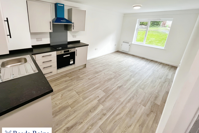 Flat 30,, Gloucester Grange, Staffordshire photo 5