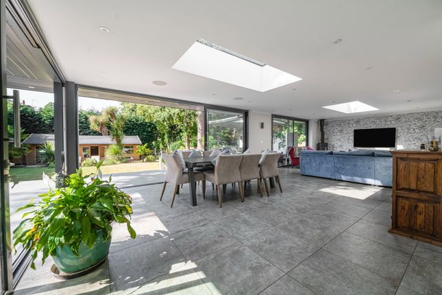 Oakwood, 22 Keswick Road, Leatherhead photo 2