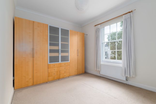 Flat 2, 89, Blackheath Hill, London photo 4