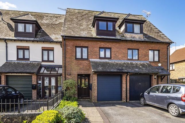 Town house for sale in Earl Close, Dorchester